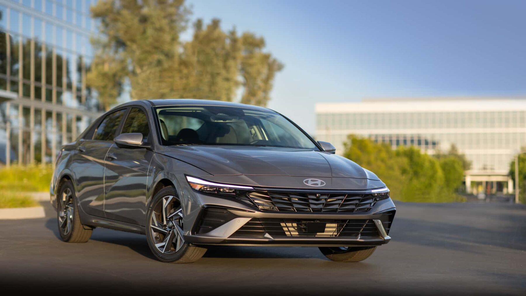 HYUNDAI ELANTRA 2025 O SEDAN QUE PROMETE REINVENTAR O CONCEITO DE LUXO